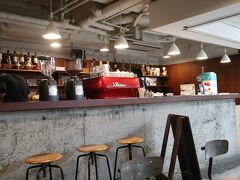 世界的に活躍されている現代美術家・村上隆氏率いるアートカンパニー〈カイカイキキ〉によってプロデュースされた「バー・ジンガロ（Bar Zingaro）」

ここに来たかったんだよね♪