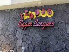 到着～！
満席でどうしようかと思ったけど、一人だしどこか座れるだろう！ととりあえずオーダーしに行きました。
日本の団体客だったらしく、一斉にお帰りになられました。