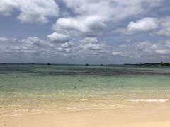 日本の渚100選に選ばれた佐和田の浜に来ました。
海に転がる無数の大岩が特徴的です。
少し晴れ間が出て来ましたが、もう一息ですかねぇ？