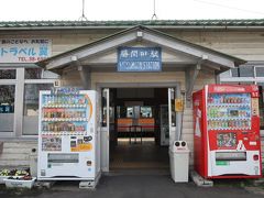 津山駅から約20分で勝間田駅に到着。