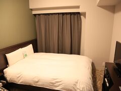 夕食後は宿泊ホテル、
ドーミーインプレミア北浜。

私の宿泊した部屋はシングルルームですが、なかなか快適
