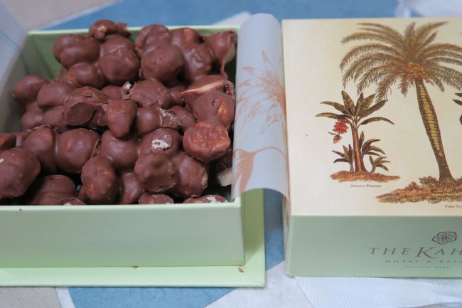 chocolate - カハラホテル　マカデミアナッツ　チョコ　ハワイ　お菓子　チョコレート ハワイで人気のマカダミアナッツチョコを食べ比べ!高級ホテル編