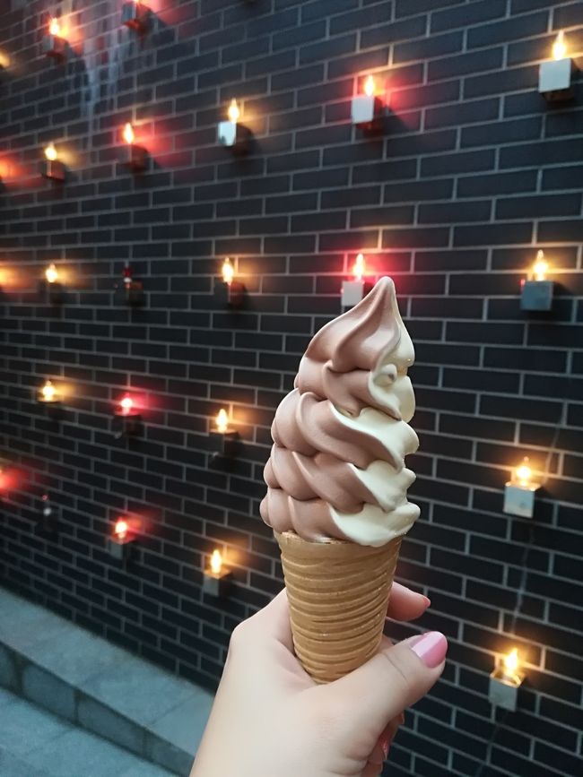 予定より遅くなってしまって、ギリギリ開いていたお店でソフトクリーム。<br />濃厚で美味しかったです！