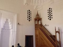 (20:00)
教会は閉まってたけど、モスクは開いてたので入ってみました。中はこれと言って特別なもんはなさそうやな。