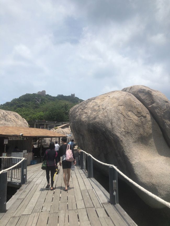 みんな上がってから、近くのナンユアン島に上陸<br /><br />