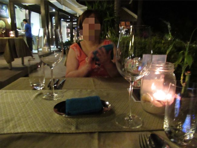 ビーチ沿いと言っても海は見えないけどね^ ^<br /><br />Ocean Kissというレストラン