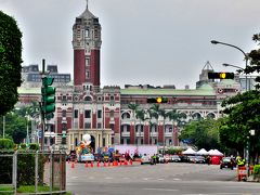 【中華民国総統府】が見えてくる。