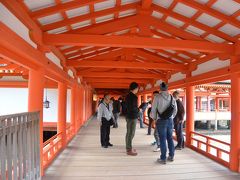 昇殿初穂料　一般300円を納め、中へ。とても立派です。