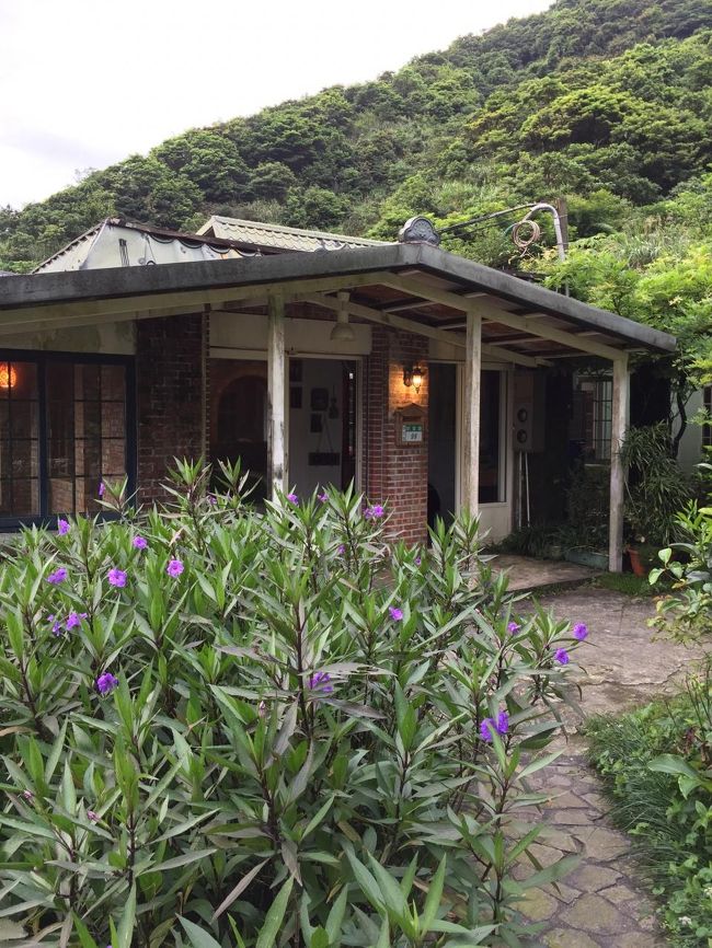 友人の知り合いがやっている喫茶店。デートスポットで穴場らしい。<br /><br />店の名前は無く看板も出していない。