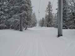 となりのハーグフィレット（Högfjället）からほぼ水平移動してリンダヴァランへ向かいます。