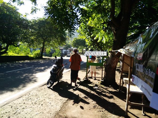 さっそくバイクで朝から出かけます。
