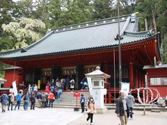 二荒山神社本殿。
最近はは神社女子（略して「神女」）に大変人気のあるパワースポットらしいですよ。