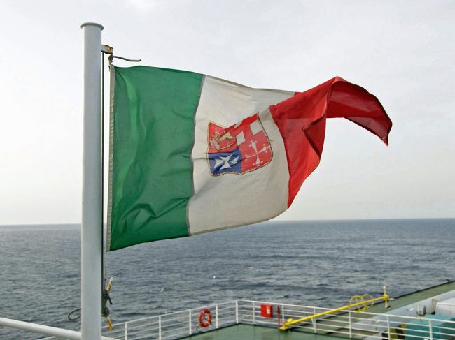 最後にトラーパニに戻ってきて墓前で「みんな元気だったよ。」と報告する心に沁みる映画でした。映画の中でリミニの海岸近くの公園でダンスを踊るのですが相手の女優を見た父が「ミッシェル・モルガンだ。懐かしいな。」といった言葉を覚えています。この映画を観ると亡くなった父のことを思い出します。