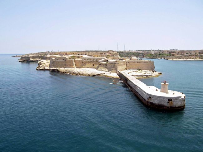 Ricasoli East Breakwaterはヴァレッタの港を挟んだ反対側の防波堤です。