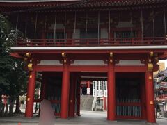 そんなわけで、正面に来ました。
大須観音は、正式に北野山真福寺宝生院　というのだそうです。

http://www.osu-kannon.jp/

事前には日本三大観音霊場の一つとしか調べてませんでした。
なるほど立派です。


