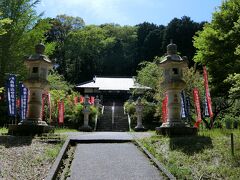 少し登ると立国寺の本堂。源頼朝が戦勝祈願をしたところで、ご本尊は「出世観音」と呼ばれている。