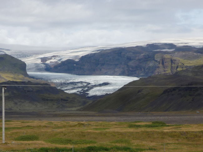 氷河の流れてる感じ、そして先端部が、やっと近くに見えてきました。
