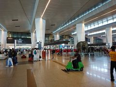 インディラ ガンディー国際空港 (DEL)
