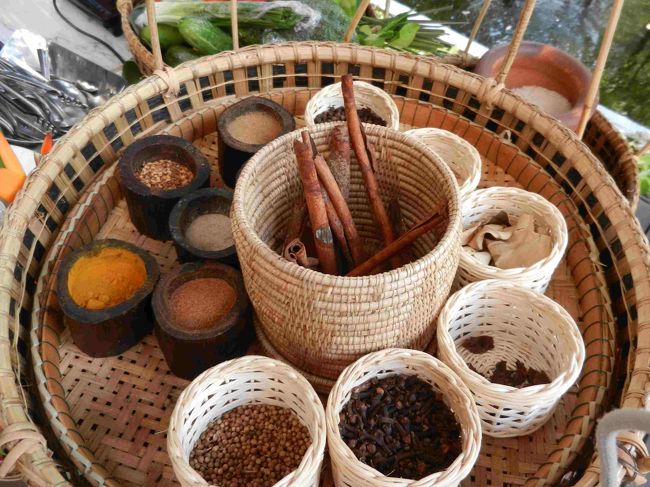 さっきも写したスパイス類。<br />（全部は使いません）