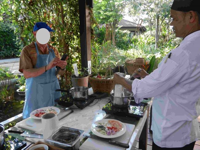 先生がまず作って見せてくれました。