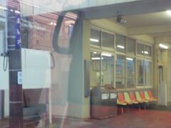 岩手県の種市駅です。
八戸線は青森県側は津波の被害は軽微で3月中に復旧したのですが、
階上駅からコノ駅まで復旧したのは8月8日でした。