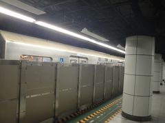 勝どき駅　　改良工事で　上り・下りホーム分離されました