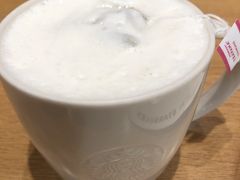 食後はスタバでお茶☆

カナート洛北内のスタバです。

せっかくの京都ですがなんと…まずはアベンジャーズ観ます！笑
前回のインフィニティ・ウォーを映画館で観たので観なきゃいけない感じになっちゃってます笑