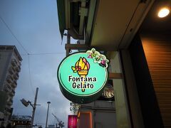 国際通りをホテルに向かって歩く途中、「Fontana Gelato」さんへ。