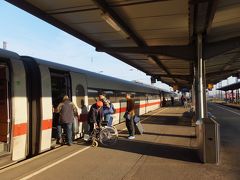 ９：３０オッフェンブルグ到着。
降車より乗車が多い。