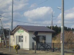 野田生駅です。構内踏切があります。石倉駅からこの駅周辺までは線路の改良や複線化等であちらこちらで工事があった場所で旧線の跡も周辺にあるそうです。