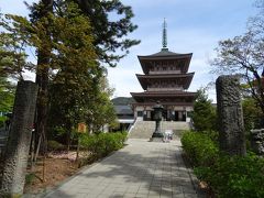 本堂を参拝した後は、善光寺の多宝塔を見ました。
戦争で亡くなられた方を祭る霊廟でもあるようです。
ちなみに中は史料館になっているようですが、撮影は不許可との事。