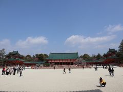 應天門をくぐった正面には「大極殿」が鎮座しています。
平安時代には即位や朝賀をはじめ主要な儀式が行われる国の中枢だったそうです。