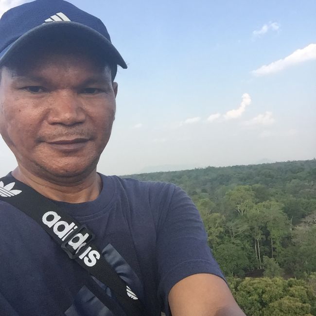 アンコールワット日本語ガイドトムです。