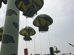 トイストーリーランドでいくつか乗って、