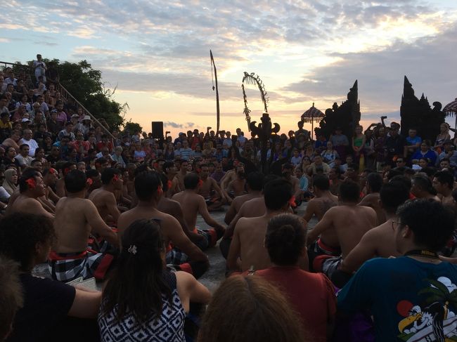 ここはケッチャ　ダンスが有名です