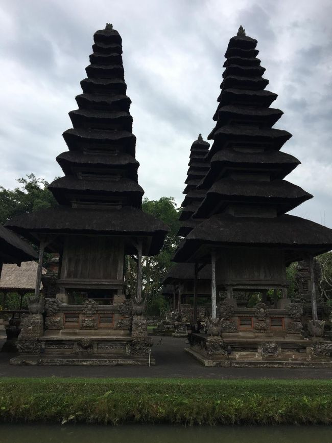 細かい彫刻が素晴らしいです