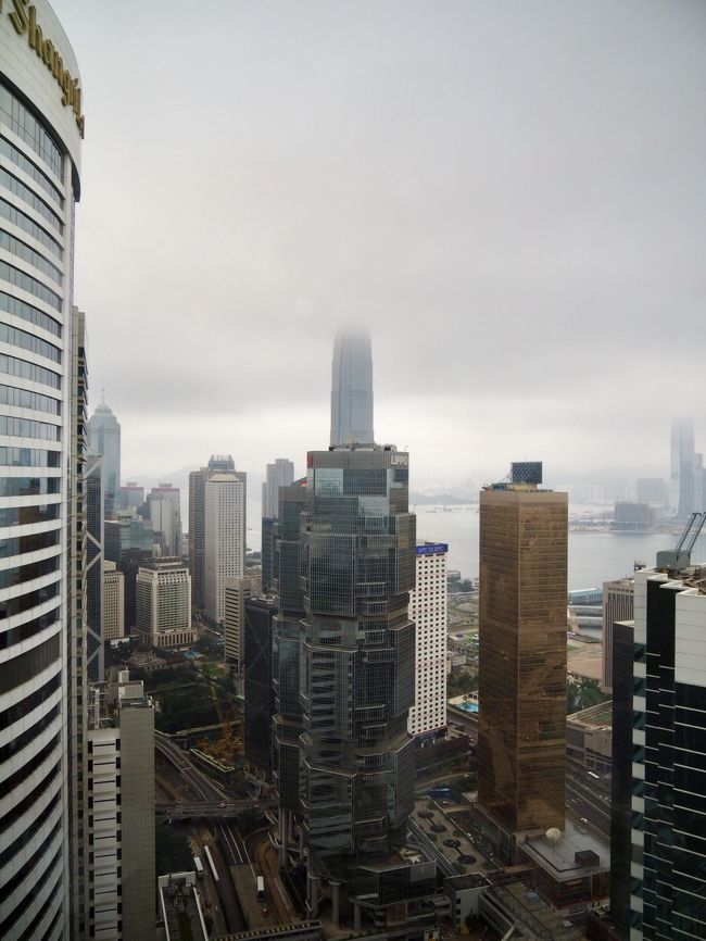 平成31年4月28日<br /><br />おはようございます。昨晩早めに寝たのですっきりお目覚めですが、香港の空はすっきりしない朝です。