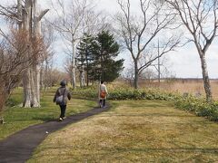 ポー川史跡自然公園をぐるり。
国指定史跡の伊茶仁カリカリウス遺跡があるんです。
がしかし、ヒグマが出るというので遺跡の方には行かなかった。