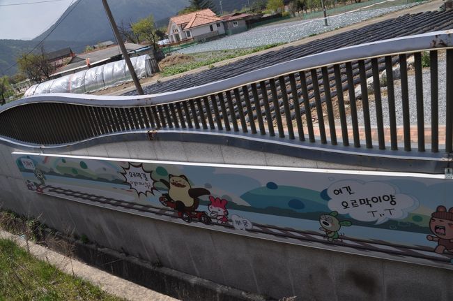 　壁にもこんな絵が