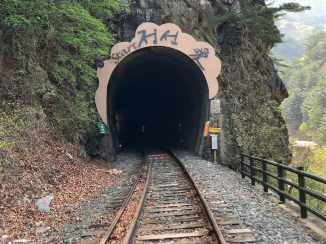 　アウラジまで3つのトンネルがあります。<br />