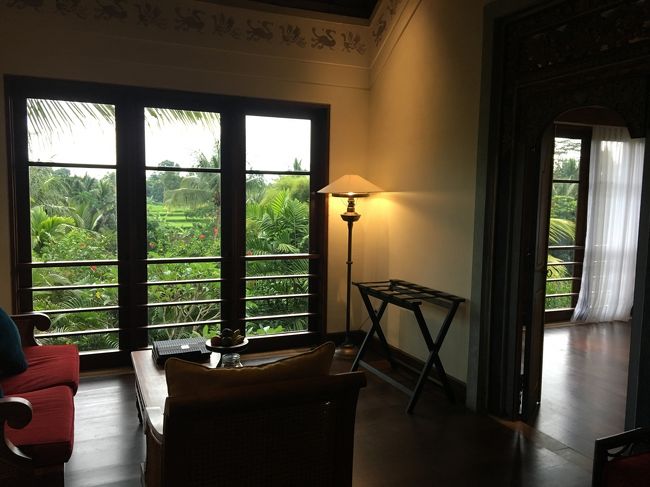 部屋のリビングです。建物は古いですが清潔で快適でした