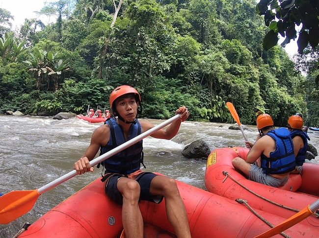 ガイドさんから注意事項の説明を受けて出発です