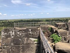 プラサットトムを登っていく。