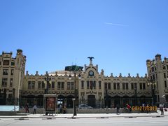 ホテルで荷物をピックアップした後はまたそのままメトロでXativa駅まで。

地上に出たら、バレンシア・ノルド駅の目の前です。　昨日到着したホアキン・ソローリャ駅とはまた全然違った雰囲気の素敵な駅舎です。