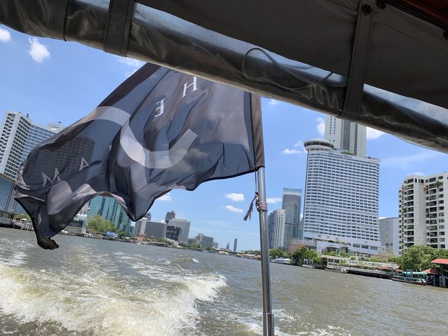 この日は素敵なホテルでランチしようってことで、ザサイアムに行きました。ホテルまでは船で。事前に予約しました。