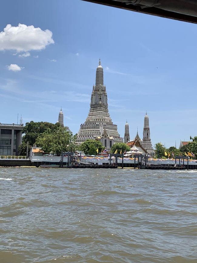 船から見たワットアルン