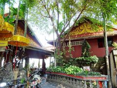 【タイタニック】

トンレ・サップ川に向かって大きく眺望が望めるロケーションに、
カンボジアっぽいローカルな雰囲気が満載で、クメール料理を楽しめるところ

