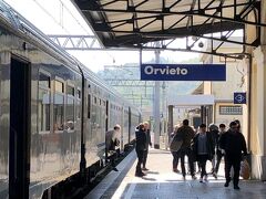 １時間半でオルヴィエート駅に到着。
