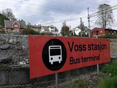 1時間ほどでVoss駅に到着。
工事中。