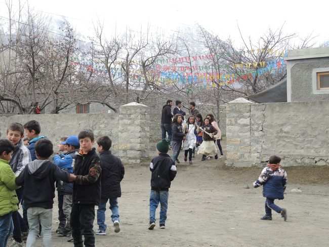 子供たちも「ハレの日」に楽しそうです。